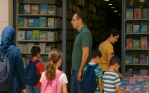 الدخول المدرسي.. عودة التلاميذ إلى المدارس تعيد الزخم للمكتبات