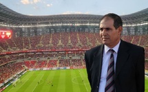 الجماهير المغربية تحيي بادو الزاكي بالتصفيق وتستقبل الركراكي بصافرات الاستهجان