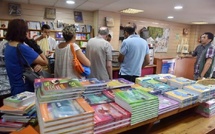 كتب مدرسية مفقودة تربك الأسر.. والوزارة تطمئن بحل الخصاص قريبا