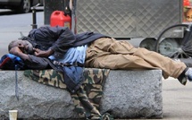 لليوم الثالث على التوالي… سلطات الحسيمة تشن حملة واسعة لإيواء المختلين عقليًا بعد حادث إحراق الفنان “سوليت”