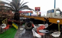 عطب في الفرامل يتسبب في انحراف شاحنة واقتحامها لمقهى بالبرنوصي مخلفة خسائر جسيمة