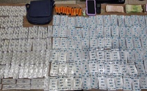 حجز 2518 قرص طبي مخدر وعبوات لصاق مخدر وتوقيف شخص وسيدة يشتبه تورطهما في هذه القضية