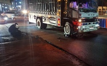 الجديدة نجاة سائق دراجة نارية  بعدما دهست شاحنة دراجته