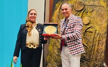 سفير الخزامى للفن يوسف كُراج يتألق بطنجة ويتسلم درع التكريم في المنتدى الجهوي للإصلاح التربوي